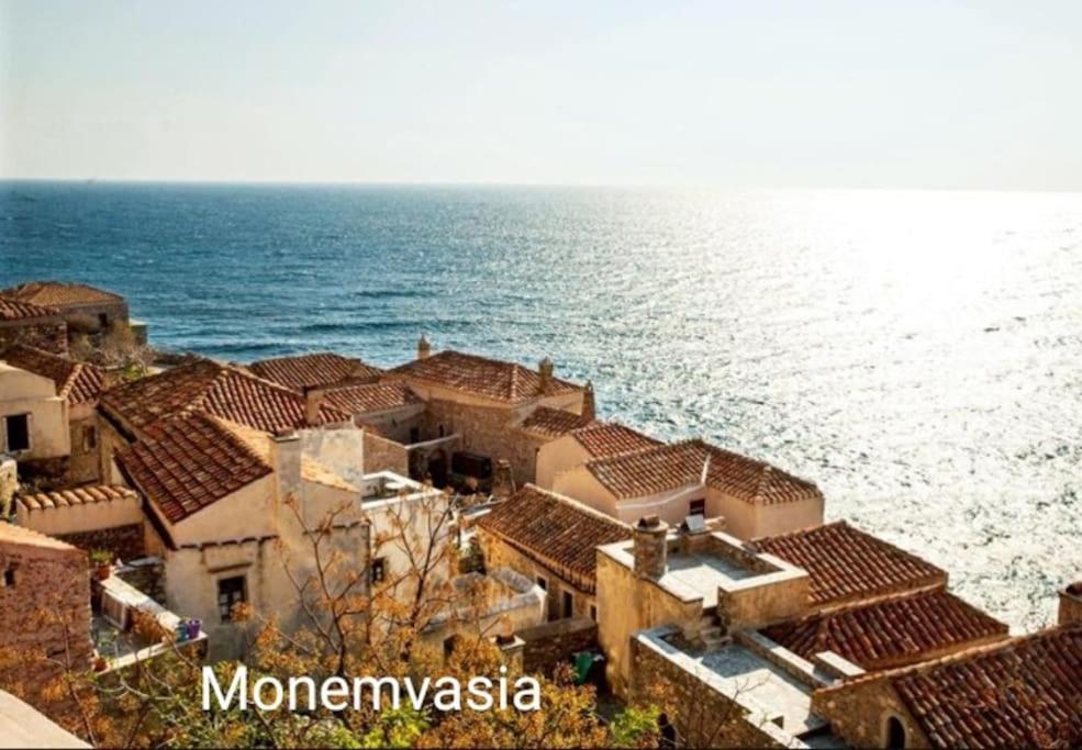 Sun And Sea 1 Apartment Elika Bagian luar foto