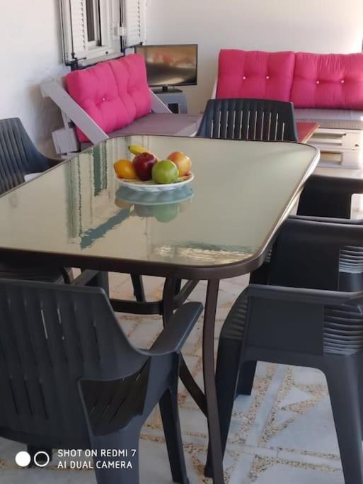Sun And Sea 1 Apartment Elika Bagian luar foto