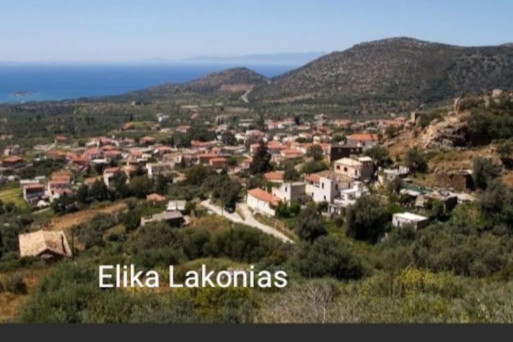 Sun And Sea 1 Apartment Elika Bagian luar foto